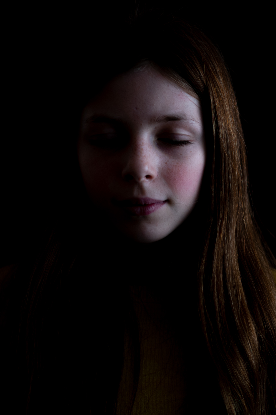 Français: Photographie portrait réalisée par Alexandre Marly, photographe de portraits et de documentaires Belge. Technique: Nikon D850. English: Portrait photography by Alexandre Marly, Belgian portrait and documentary photographer. Technique: Nikon D850.